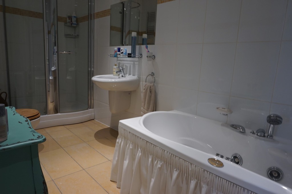 Luxury Bathrooms & Kitchens Sutton Coldfield 1 bedroom property for sale in high street, sutton coldfield Luxury Bathrooms & Kitchens Sutton Coldfield 1 bedroom property for sale in high street, sutton coldfield