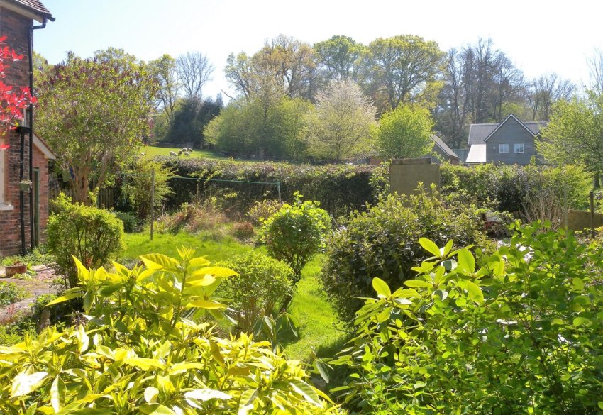 2 bedroom property for sale in Forest Row, East Sussex Guide price £