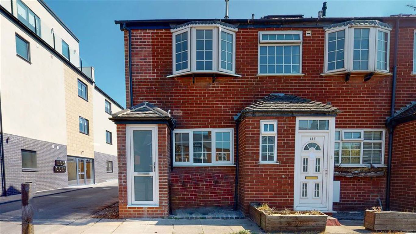 3 bedroom property for sale in Warwick Road, Kenilworth Price Guide £