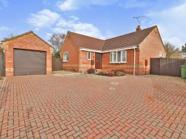 Kingfisher Close, Fakenham photo