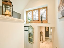 Wyld Court, Blunsdon, Swindon thumb 3