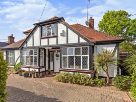 Cobbles Crescent, Crawley photo