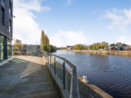 Navigation Walk, Wakefield thumb 2