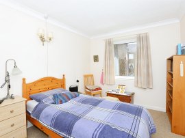 Priory Road, Wells thumb 3