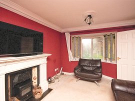 The Acorns, Hailsham thumb 3
