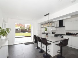 Leamington Drive, Blaby, Leicester thumb 3