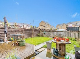 Mallard Close, Heckmondwike thumb 2