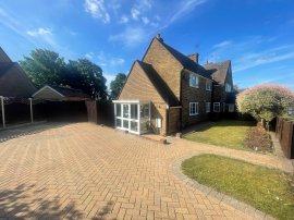 Lockley Crescent, HATFIELD photo