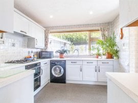 Lonsdale Rise, Tingley, Wakefield thumb 2