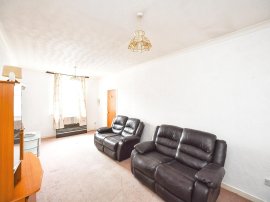 Morton Place, Kilmarnock thumb 3