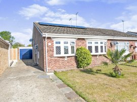 Gainsborough Close, CLACTON-ON-SEA thumb 3