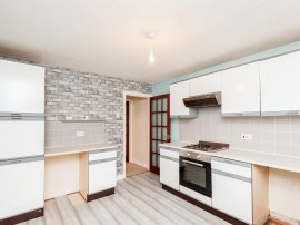 Moorfield Road, Bingley thumb 2