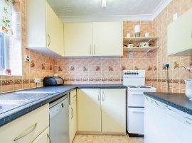 Bantam Grove Lane, Morley, Leeds thumb 3