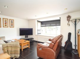 Leverstock Green Road, Hemel Hempstead thumb 2
