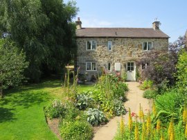 The Brund,sheen, Derbyshire, Sheen photo