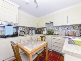 Allington Gardens, Allington, Grantham thumb 2