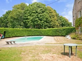 Glyndley Manor Cottage Estate, Stone Cross, Pevensey thumb 2
