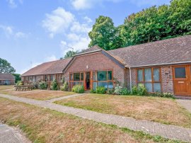 Glyndley Manor Cottage Estate, Stone Cross, Pevensey thumb 3