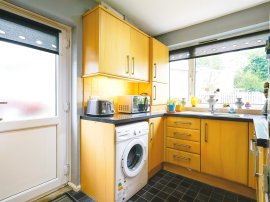 Banksfield Rise, Yeadon, Leeds thumb 3