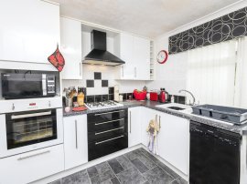 Allington Gardens, Allington, Grantham thumb 2