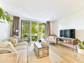 Woods Road, London photo