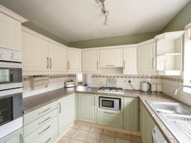 Pasture Close, Armthorpe, Doncaster thumb 2