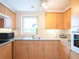 Aidans Brae, Clarkston, Glasgow thumb 3