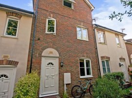 Nightingale Close, Polegate thumb 1