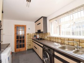 Riston Close, Oadby, Leicester thumb 2
