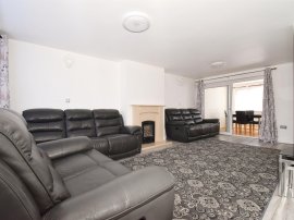 Riston Close, Oadby, Leicester thumb 3