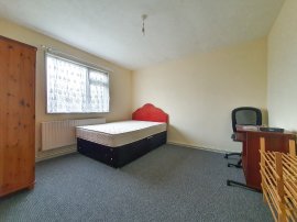 Staplefield Drive, Brighton thumb 3