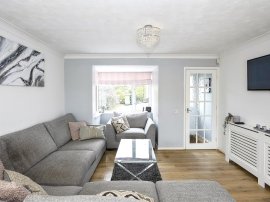 Valley Park Drive, Clanfield, Waterlooville thumb 2