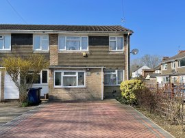 Little Reeves Avenue, AMERSHAM photo