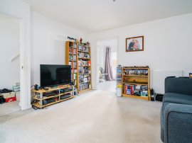Taylor Close, Harlow thumb 3