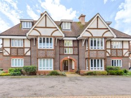 Shoppenhangers Road, Maidenhead photo