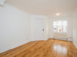 Redwood Crescent, Cambuslang, Glasgow thumb 2