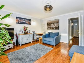 Sandalwood Road, Westbury thumb 3