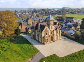 Priorygate Court, Castle Cary thumb 1