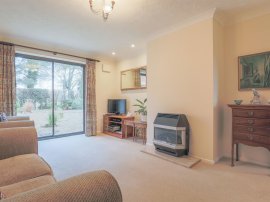 Blackthorn Avenue, Holt thumb 3