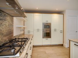Kingsplay Close, Calne thumb 2