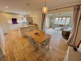 Stonefield Close, Shrivenham, Swindon thumb 2