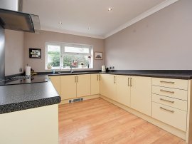 Beachs Drive, Chelmsford thumb 2
