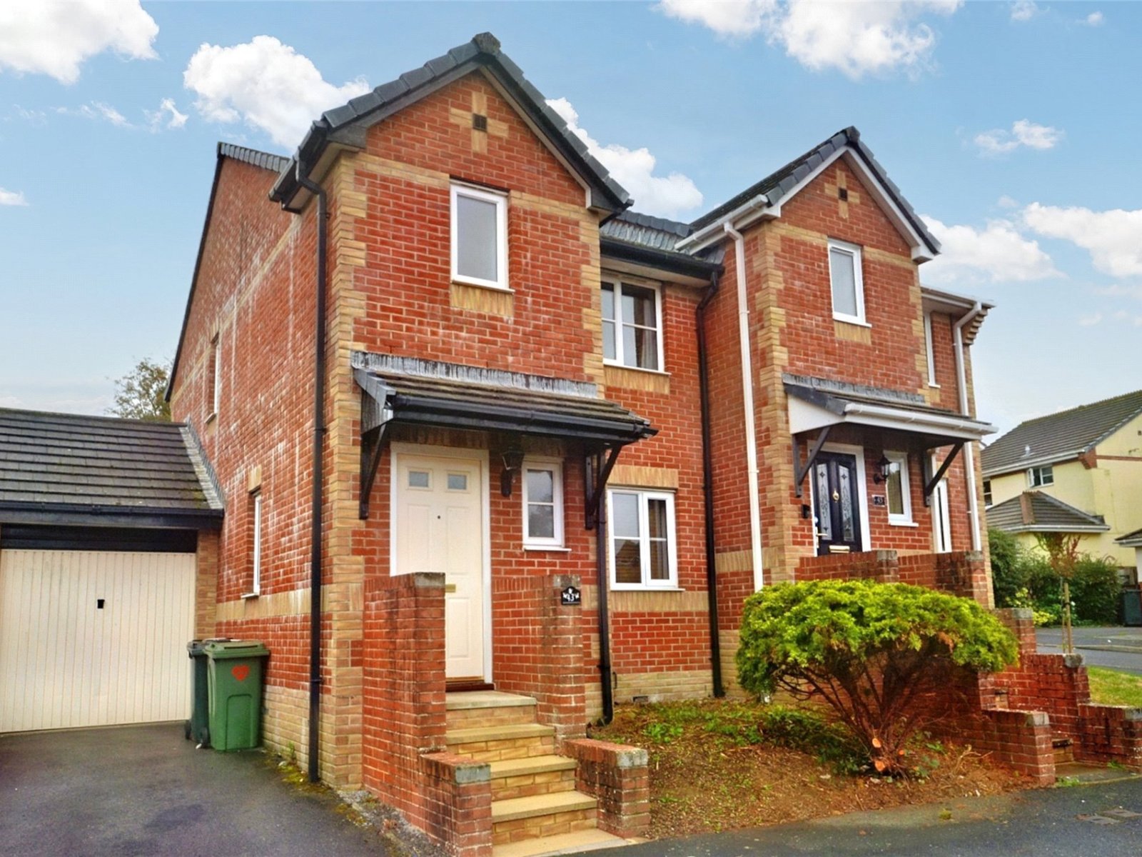 3 bedroom property to let in Badgers Way, Bovey Tracey, Newton Abbot