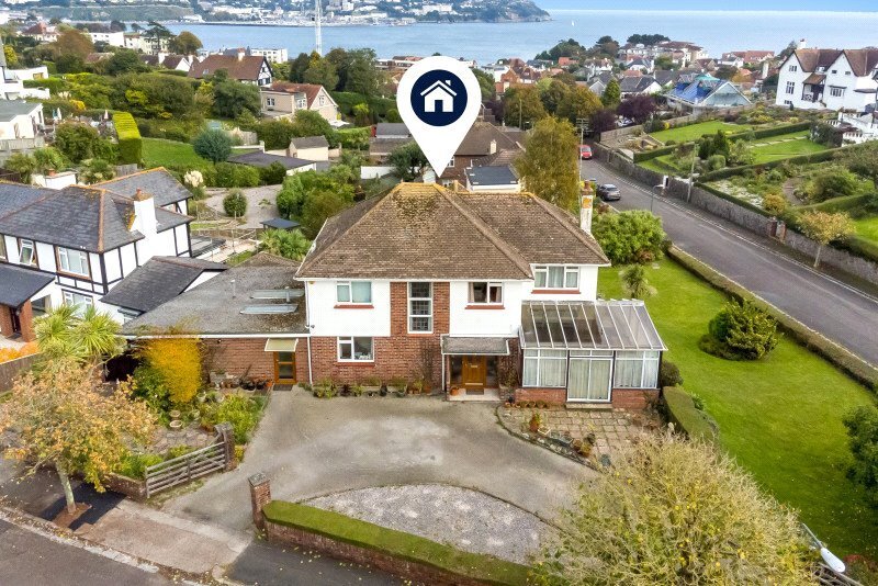 4 bedroom property for sale in Mead Road, Livermead, Torquay, TQ2