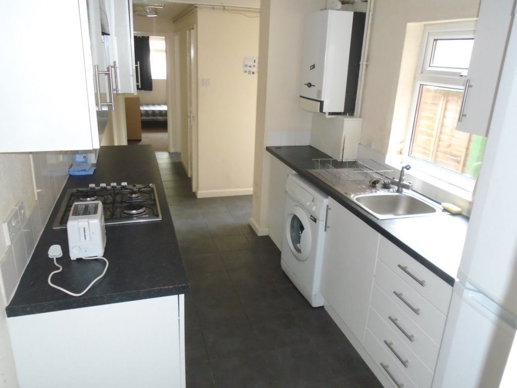 24 Luton Road, B29 7BN Image 3