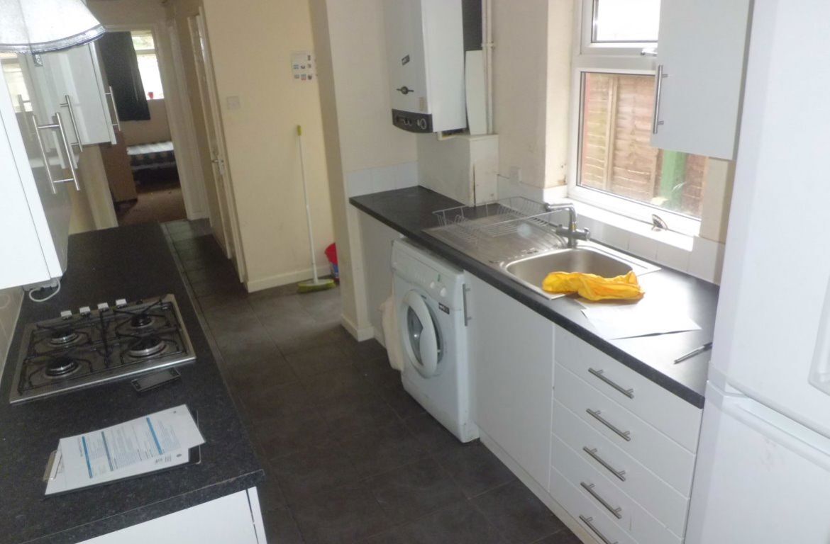 24 Luton Road, B29 7BN Image 4