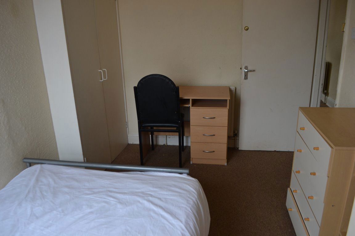 24 Luton Road, B29 7BN Image 11