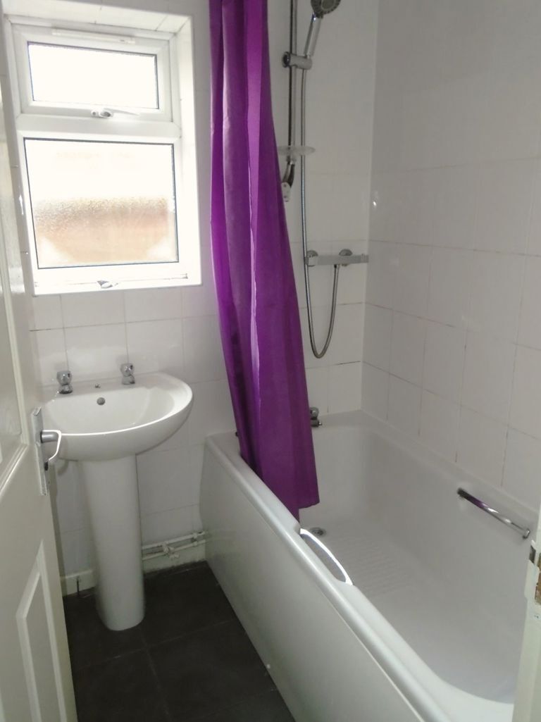 24 Luton Road, B29 7BN Image 13