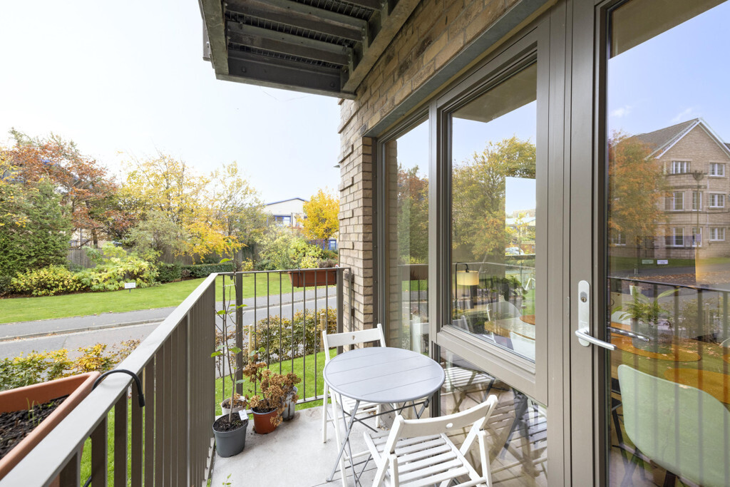 16 (Flat 2) Hughes Close, Canonmills, Edinburgh, EH7 4FY Image 8
