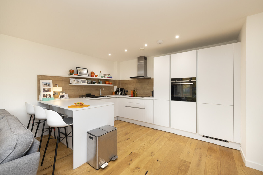 16 (Flat 2) Hughes Close, Canonmills, Edinburgh, EH7 4FY Image 10